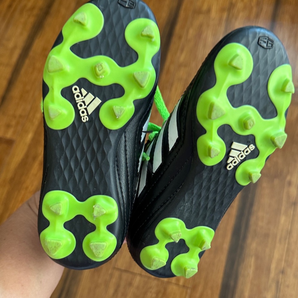 Adidas Kids Black with Green Accents Soccer Shoes - Picture 11 of 13